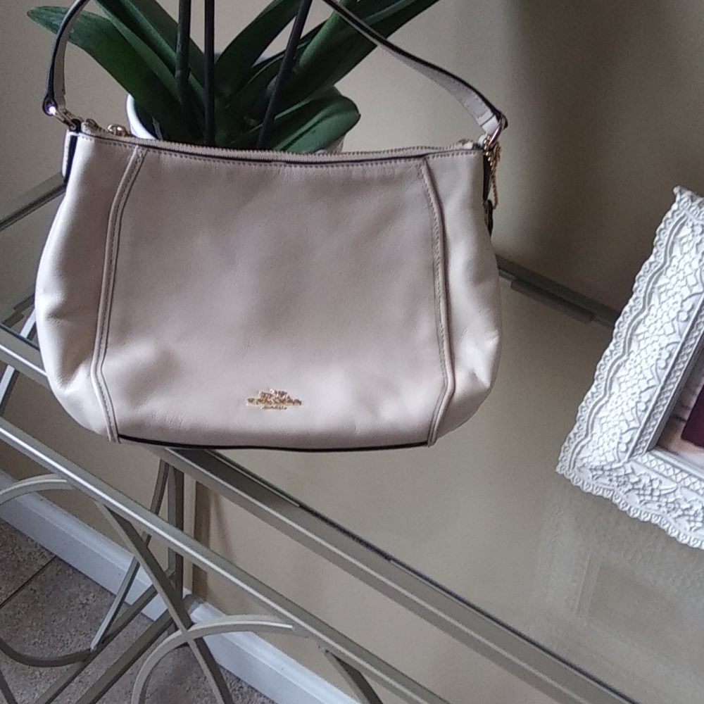 Handbag - Picture 7 of 9